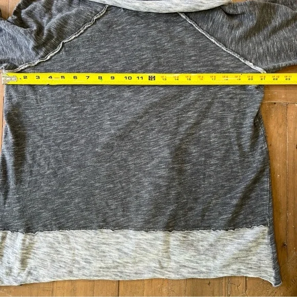 FREE PEOPLE Beach One Body Cocoon Cowl Neck Pullover Top Long Sleeve Gray Small - Picture 7 of 8